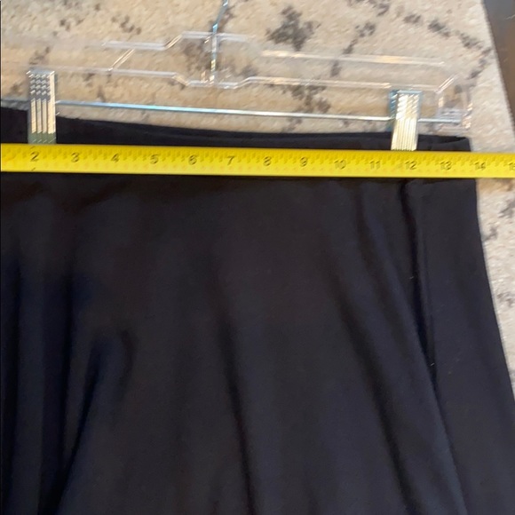 Black skater style flow skirt - Picture 5 of 5